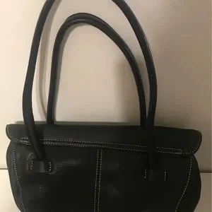 Tig & Co. Black Genuine Leather Shoulder Purse Bag Magnetic Closure Opens Wide